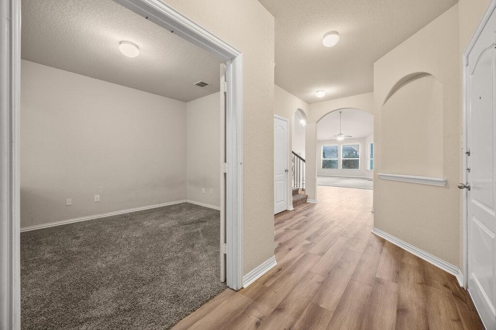 8822 Falcon Park - Photo 3 of 29