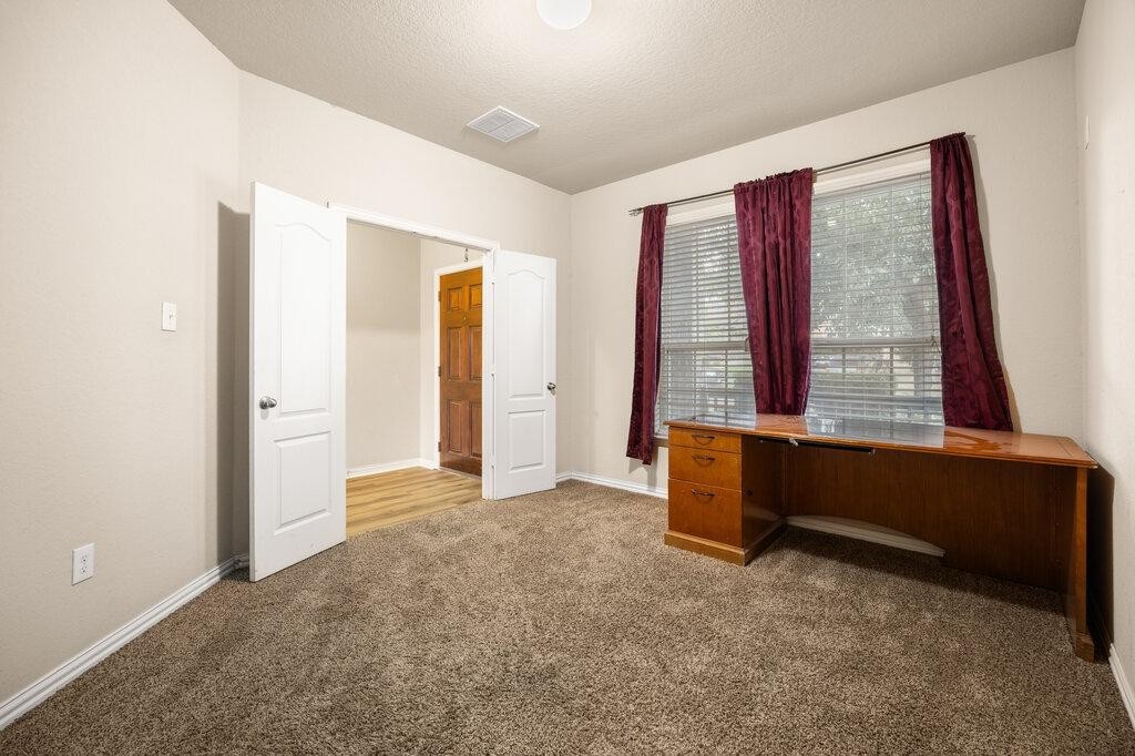 8822 Falcon Park - Photo 4 of 29