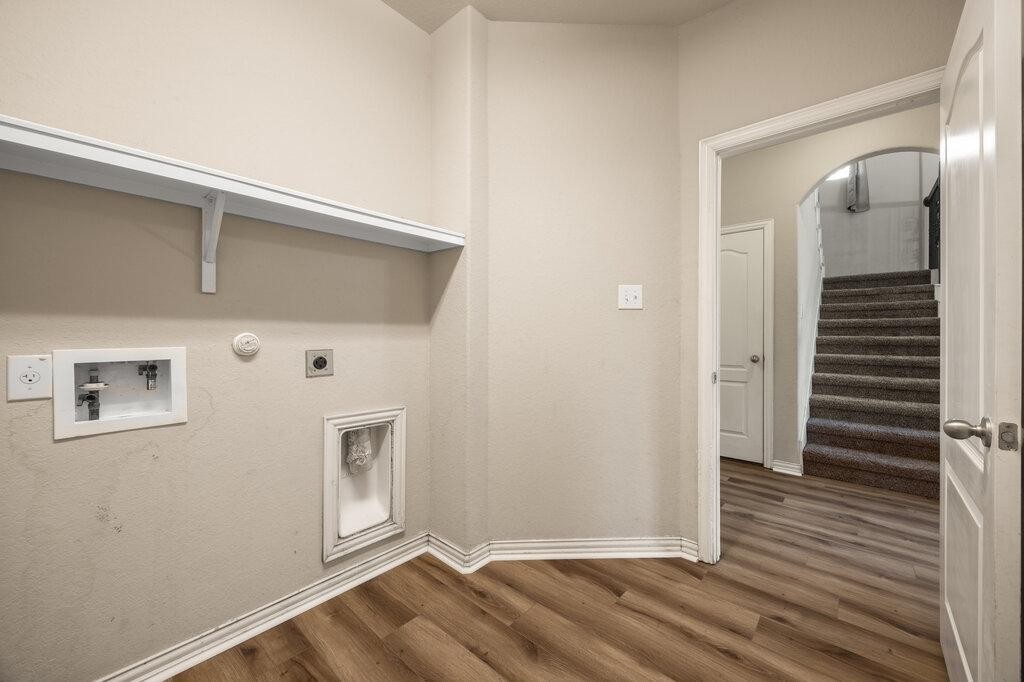 8822 Falcon Park - Photo 5 of 29