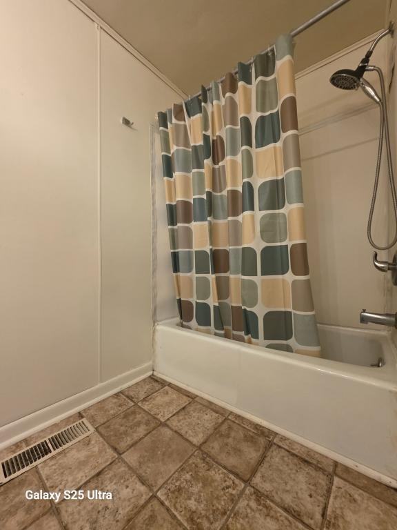619 1/2 S Main St - Photo 4 of 11