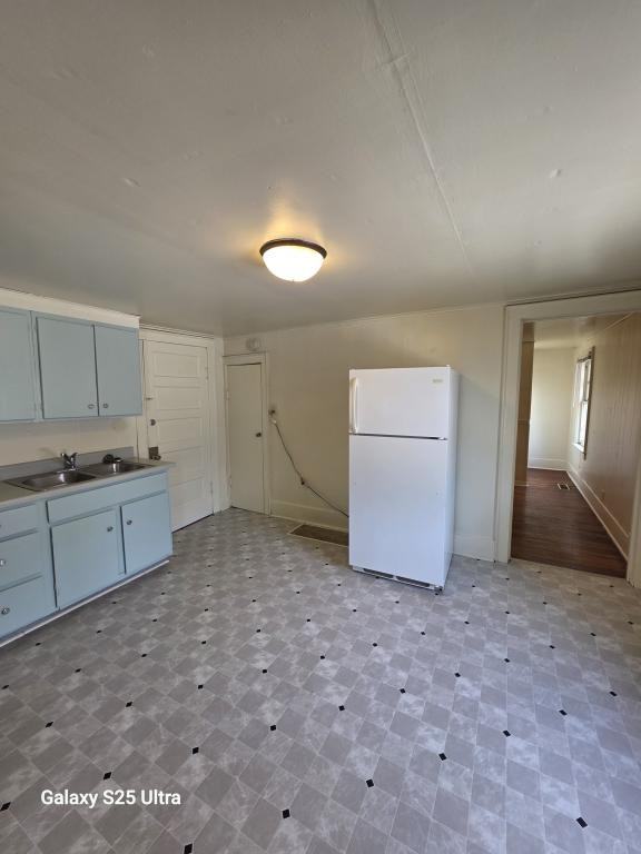 619 1/2 S Main St - Photo 7 of 11
