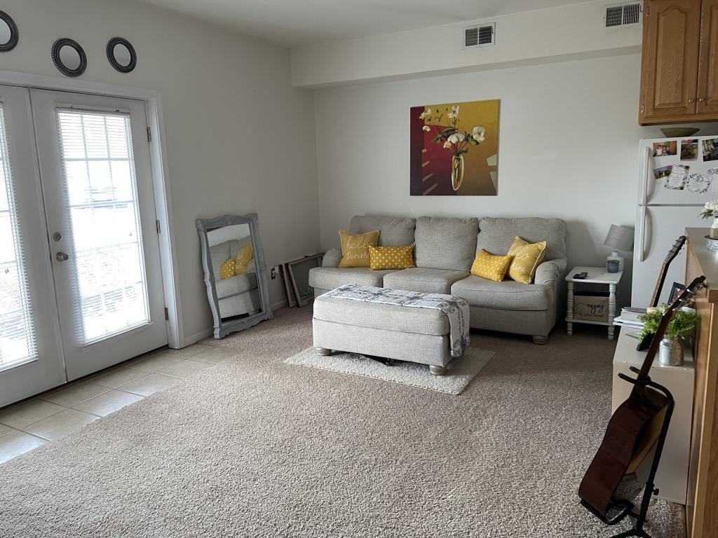 706 Canterbury Dr - Photo 4 of 9
