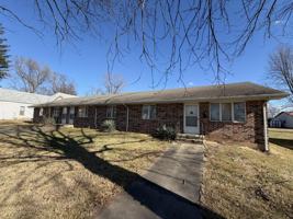 featured image of 202 N Elm St