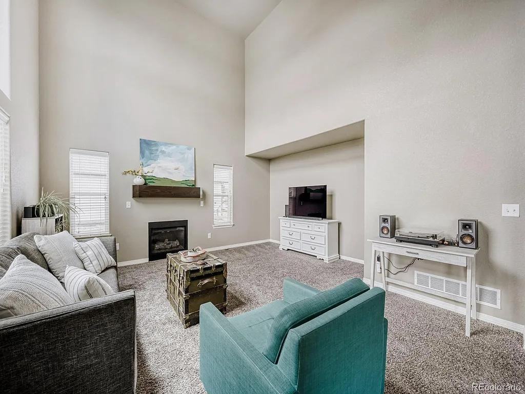 503 Mount Rainier St - Photo 4 of 21
