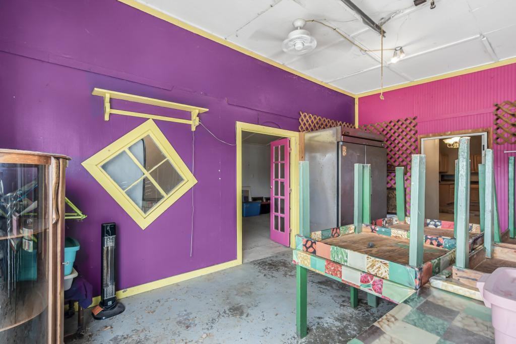 124 12th St - Photo 3 of 34
