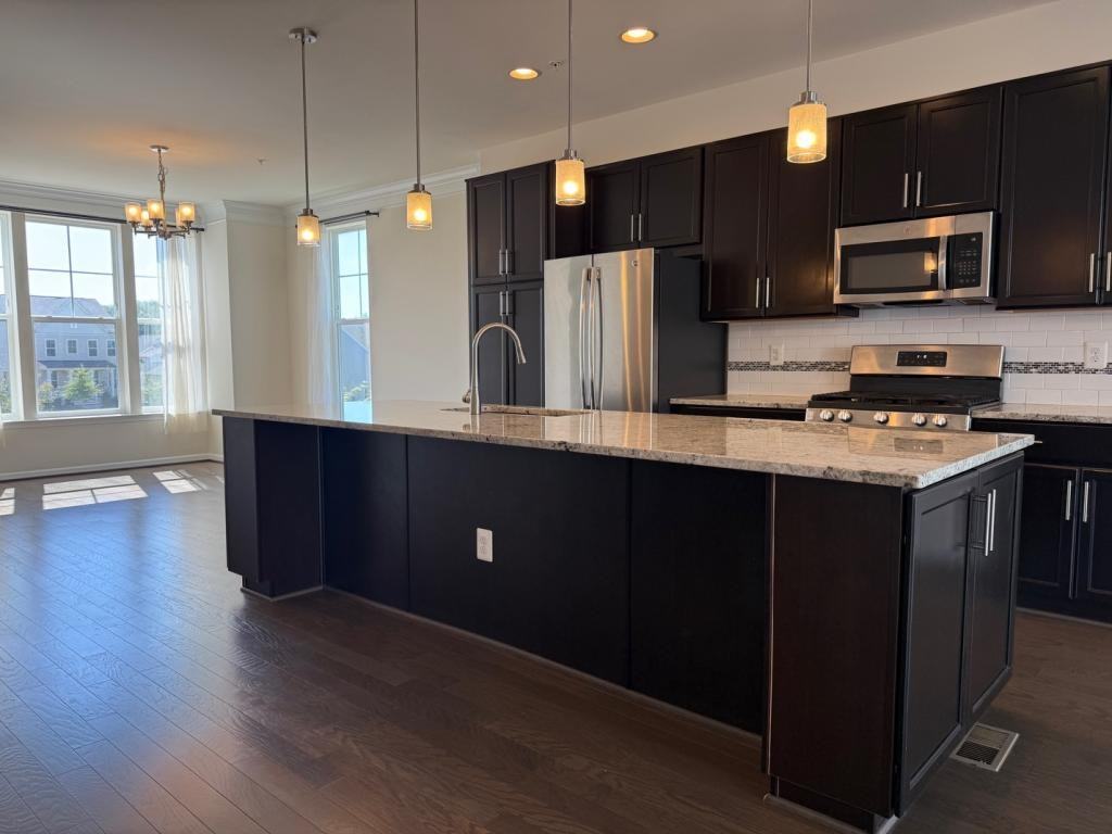 5585 Peregrine Way - Photo 7 of 18