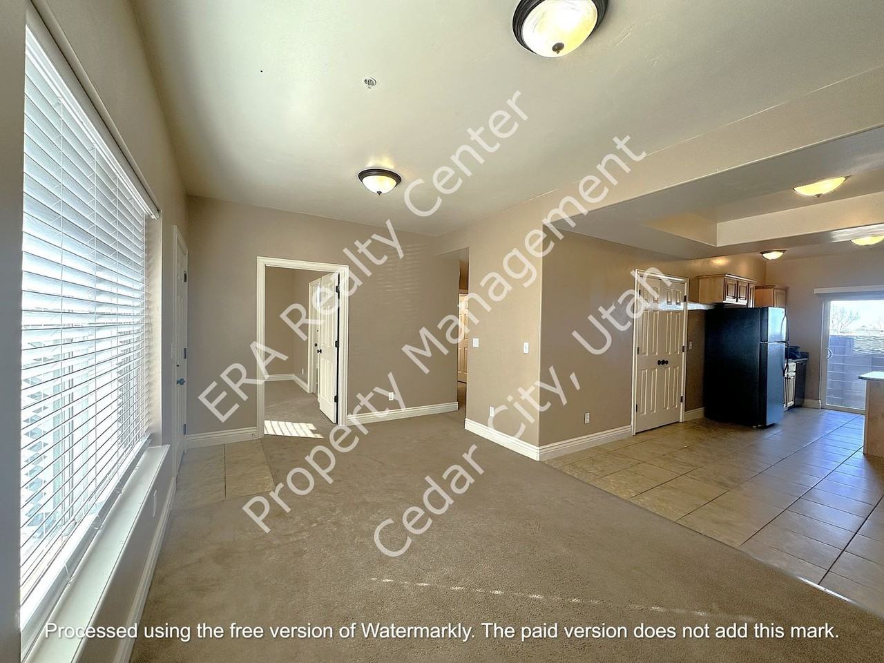 576 W 1045 N - Photo 2 of 25