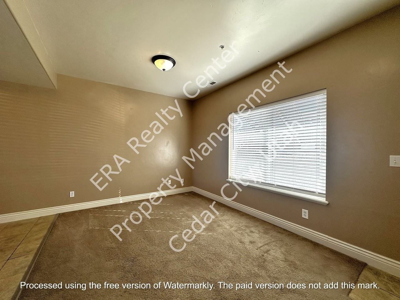 576 W 1045 N - Photo 3 of 25