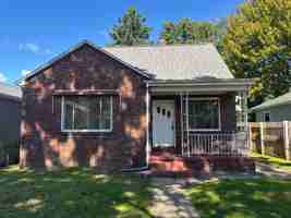 featured image of 514 E 5th St