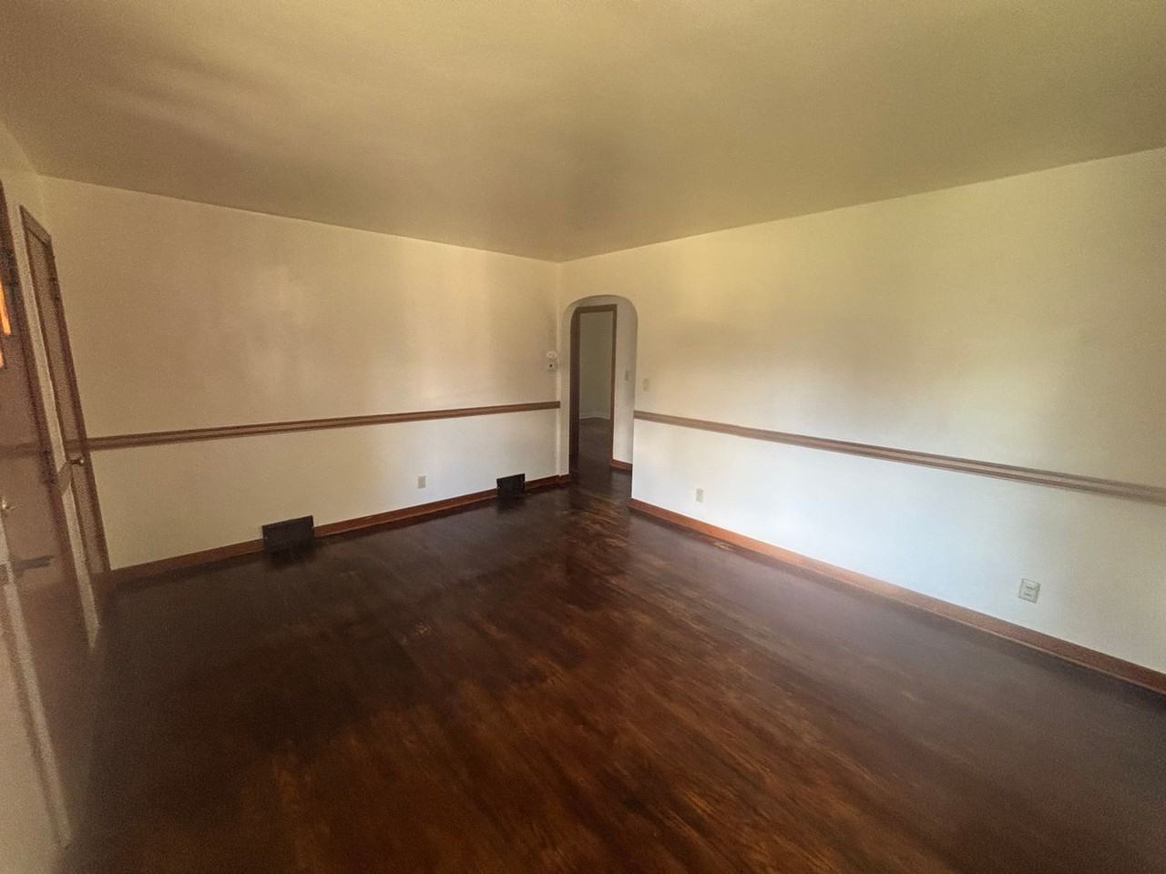 514 E 5th St - Photo 2 of 7