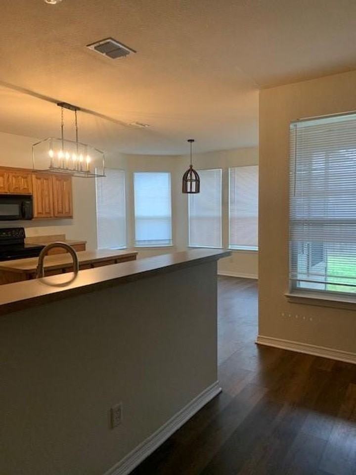 1500 Vernon Castle Ave - Photo 4 of 14