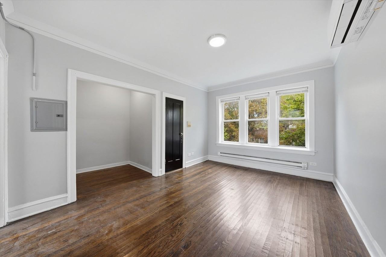 841 E 80th St #3 - Photo 2 of 9