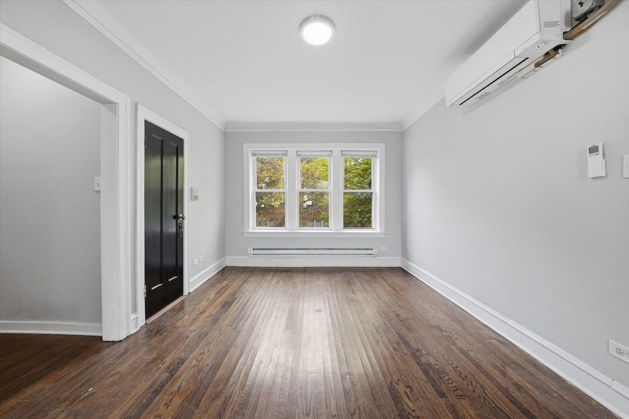 841 E 80th St #3 - Photo 3 of 9