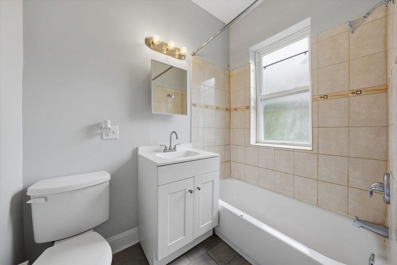 841 E 80th St #3 - Photo 5 of 9