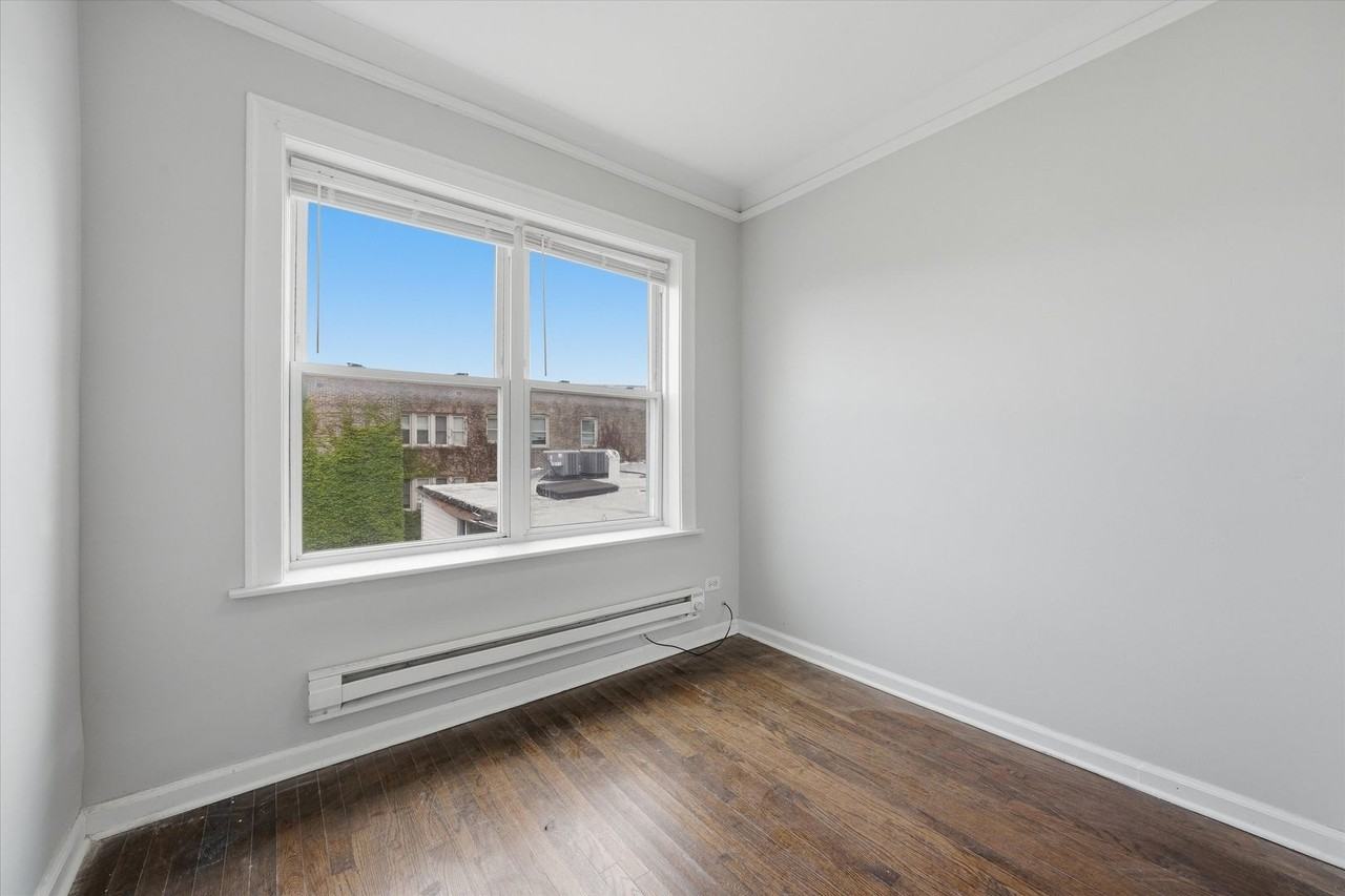 841 E 80th St #3 - Photo 6 of 9