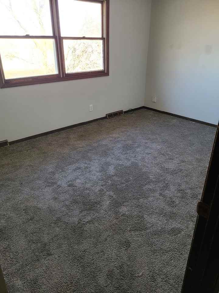 1916 W 75th Pl - Photo 5 of 10