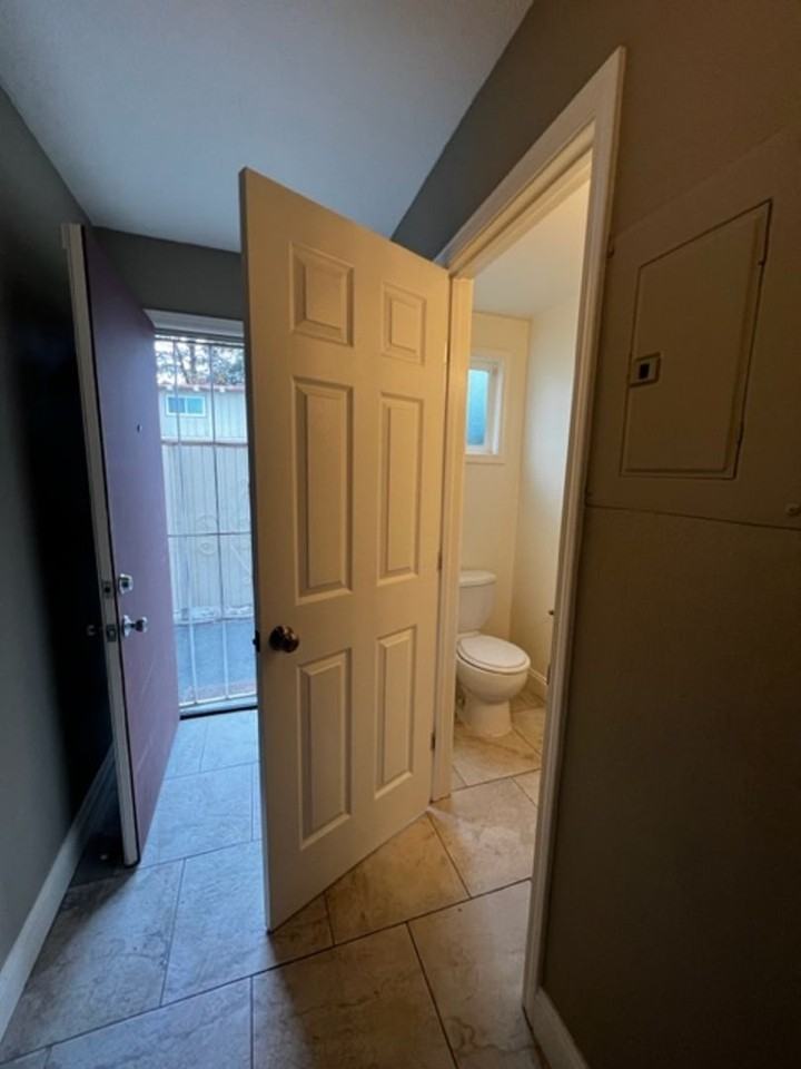 138 Rainbow Ct - Photo 4 of 37