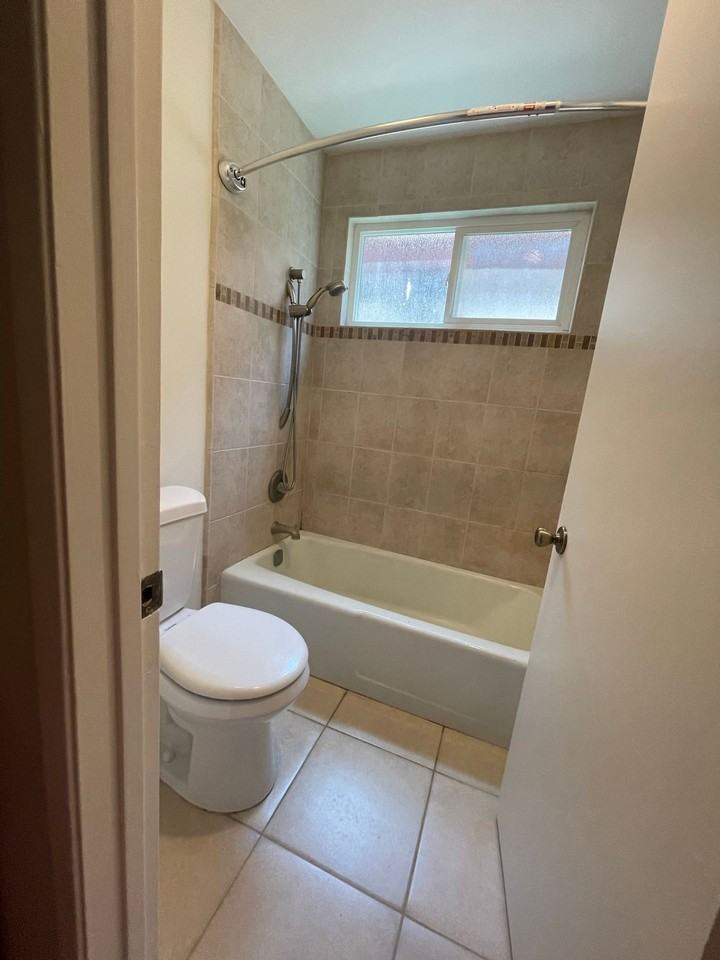 1010 W Macarthur Blvd #85 - Photo 7 of 30
