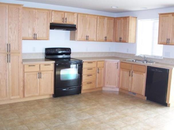 2722 Ne 126th Ave - Photo 3 of 3