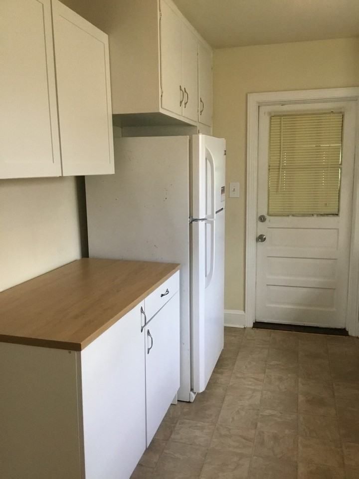 1035 Candlewood Ln - Photo 7 of 21