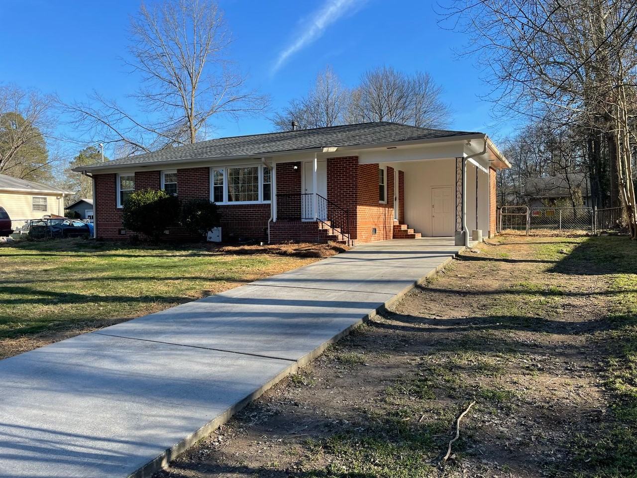 65 Rooney Rd Sw - Photo 2 of 26
