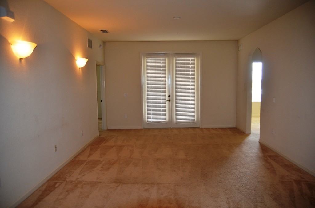 3301 Whitestone Cir - Photo 3 of 10