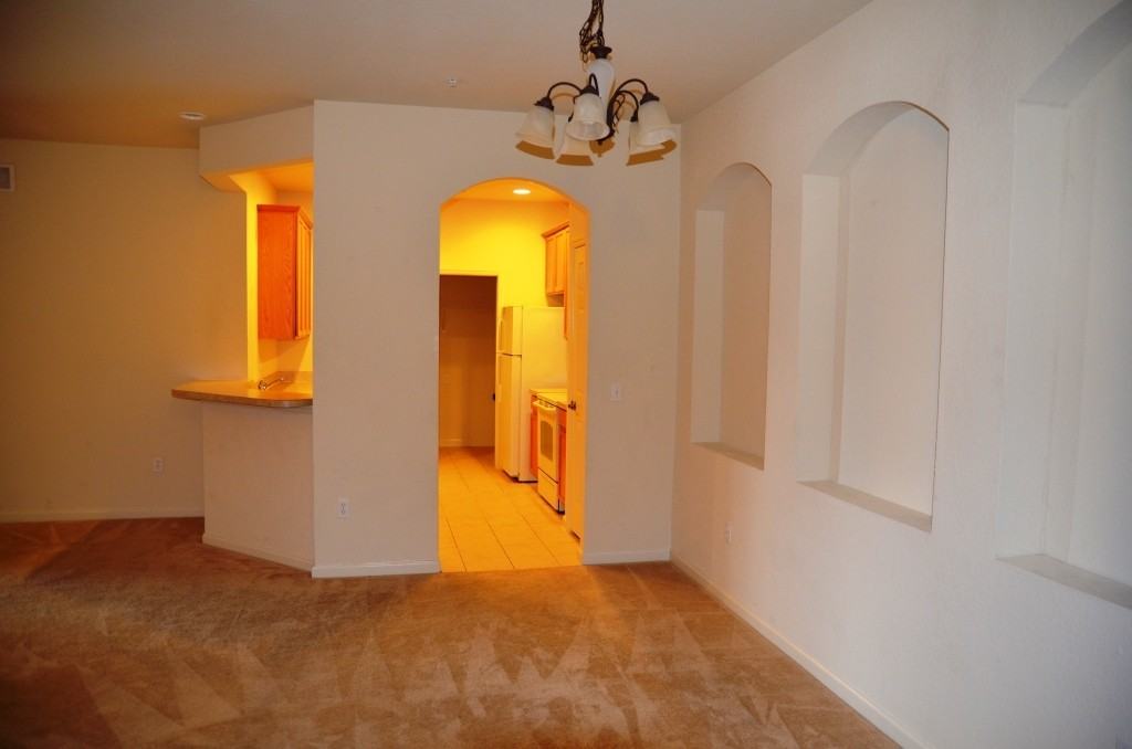 3301 Whitestone Cir - Photo 4 of 10