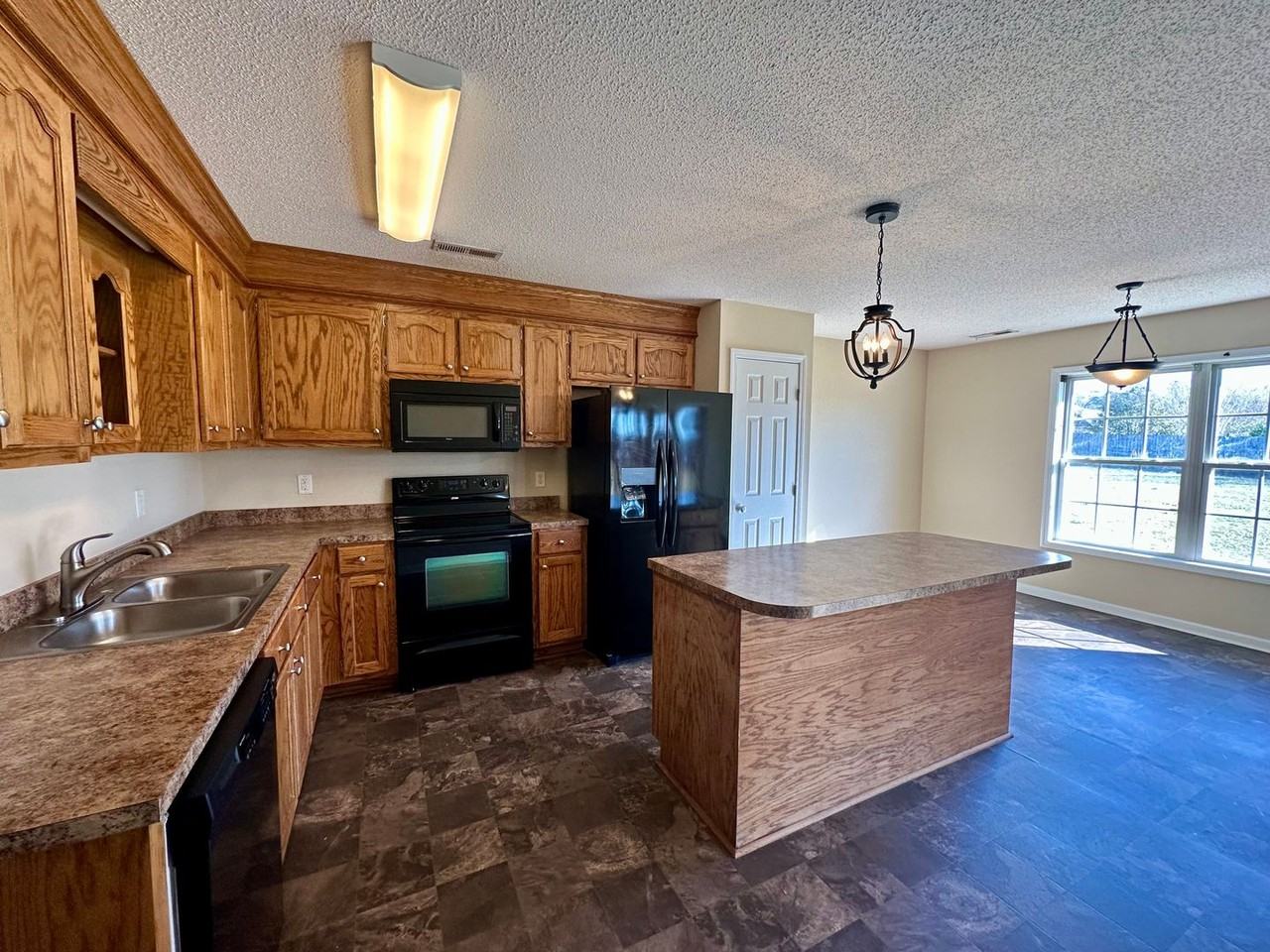 3760 Vinca St - Photo 3 of 17