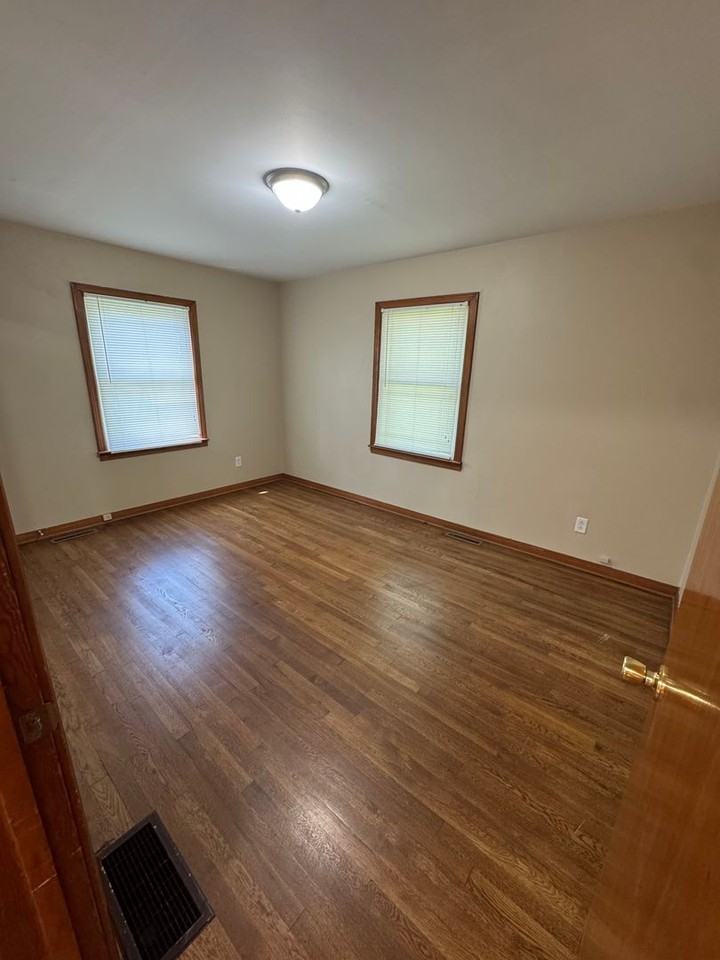 2716 Bonita Ave - Photo 3 of 9