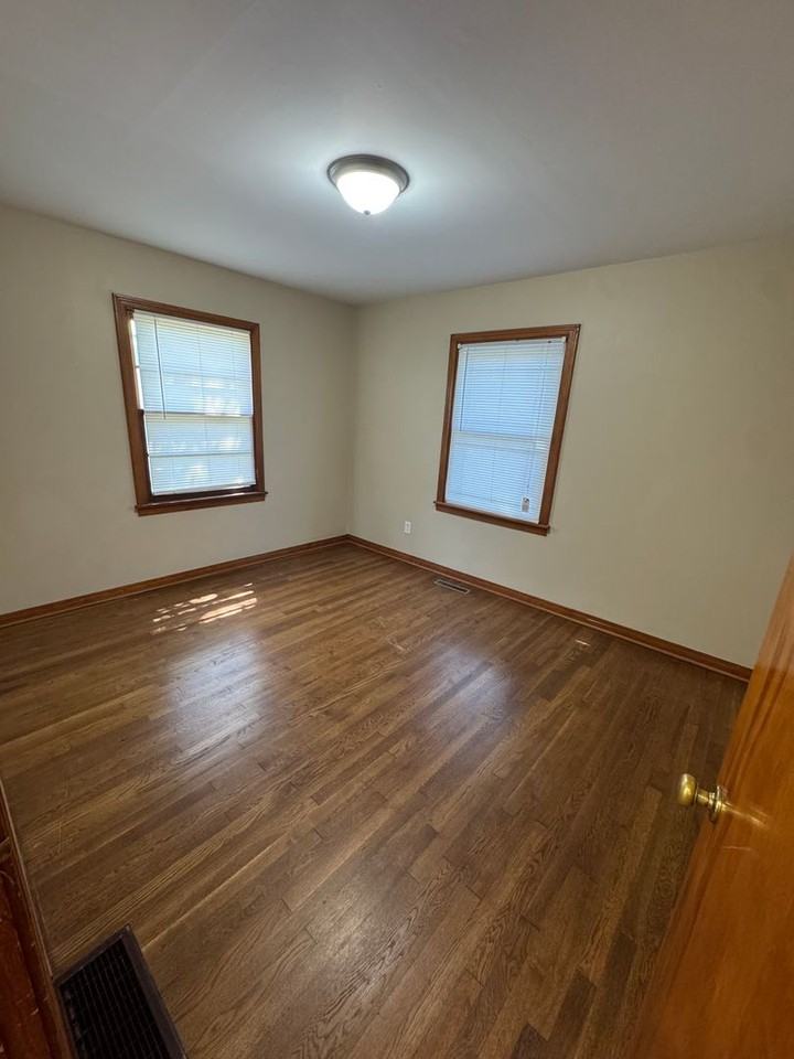 2716 Bonita Ave - Photo 4 of 9