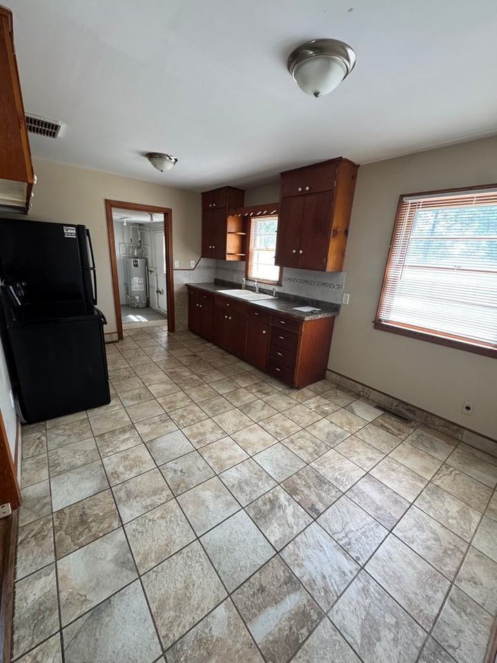 2716 Bonita Ave - Photo 5 of 9