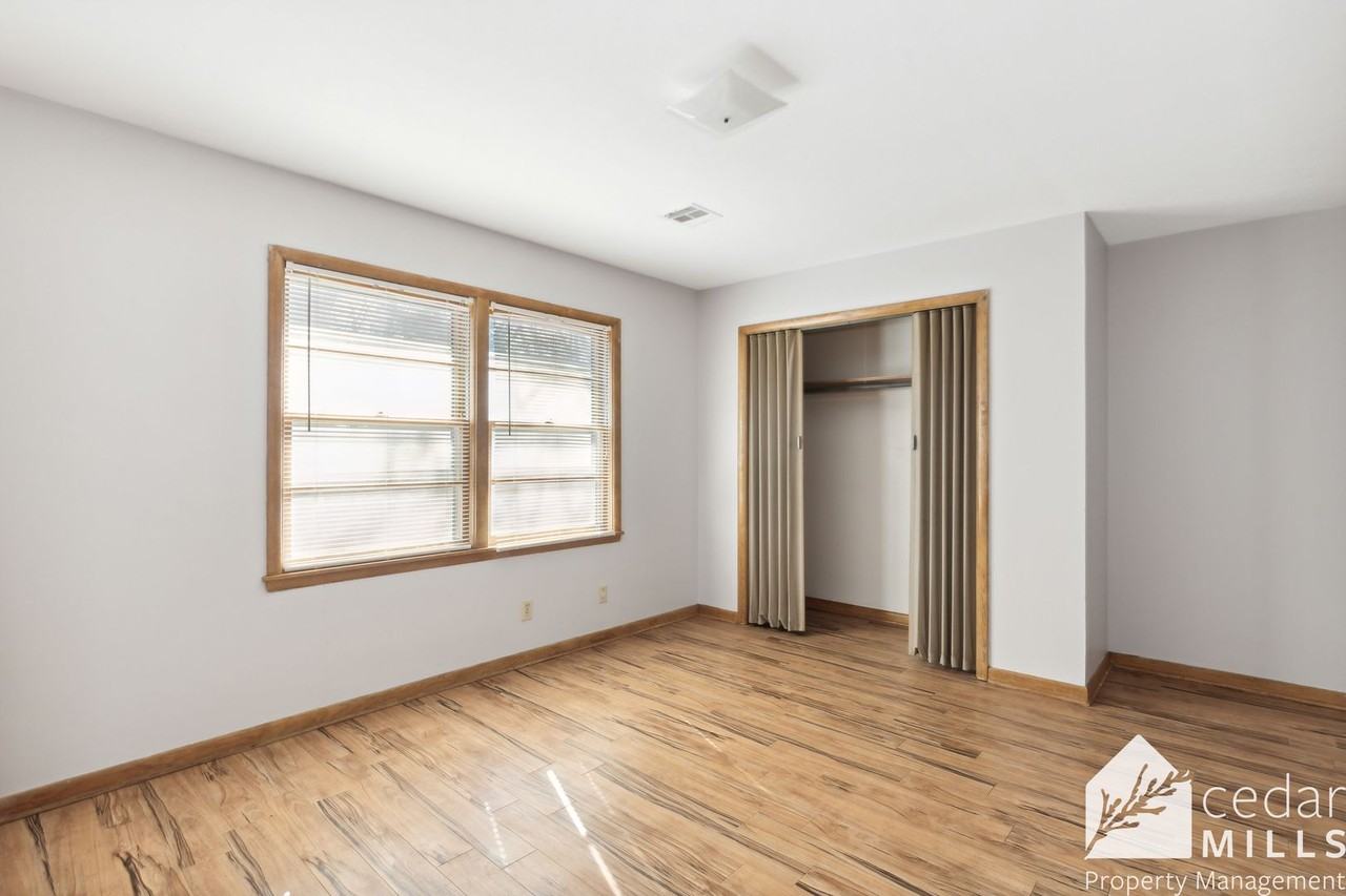 1731 N Holyoke Ave - Photo 6 of 11