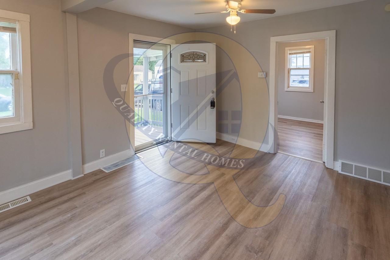 1235 Norton St - Photo 5 of 16