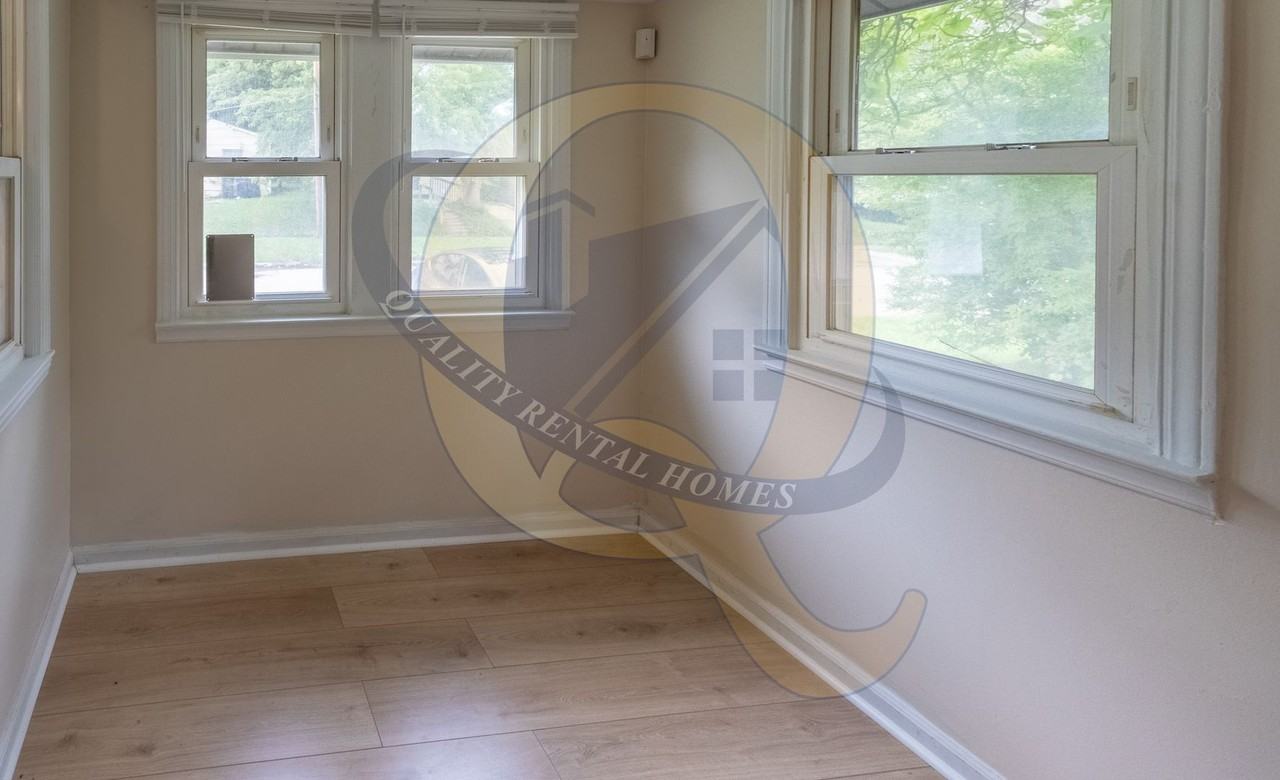 635 Simcoe Ave - Photo 6 of 16