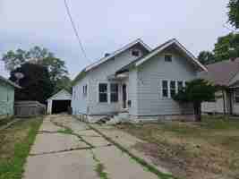 featured image of 807 3rd Ave Nw