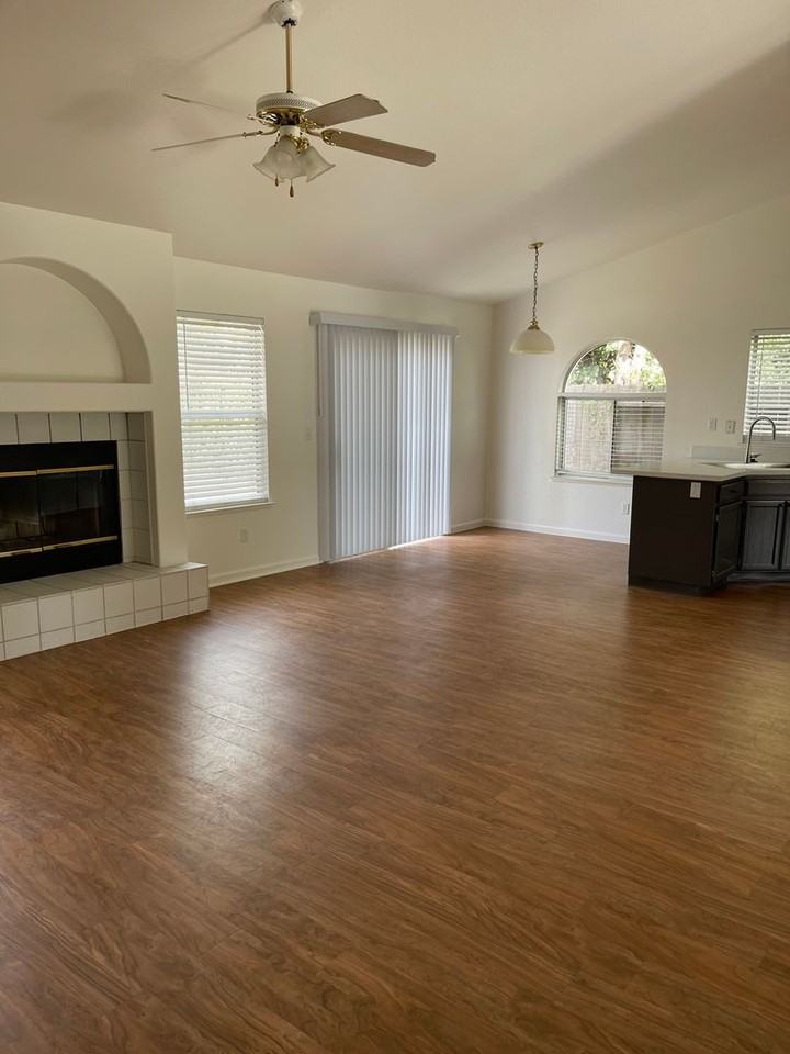 9743 Deep Water Ln - Photo 4 of 12