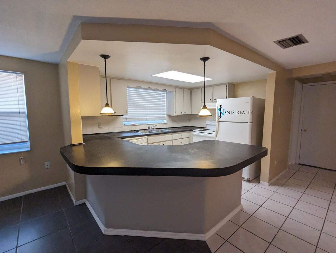 3136 Pinon Dr - Photo 3 of 20