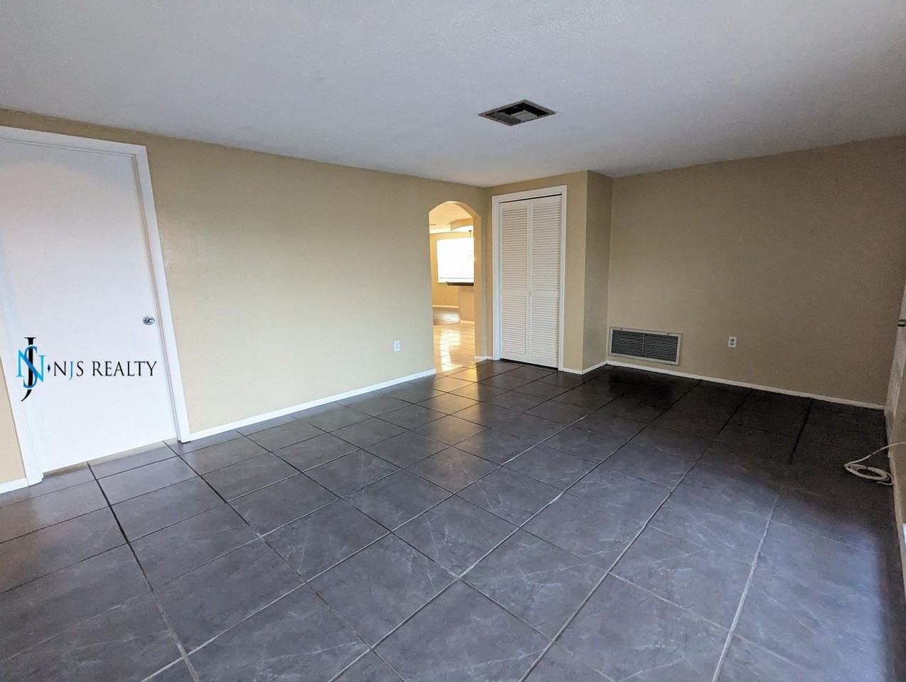 3136 Pinon Dr - Photo 5 of 20