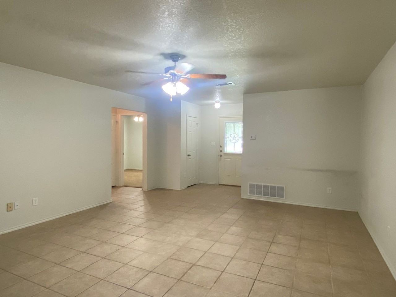 206 Burnham Dr - Photo 2 of 18