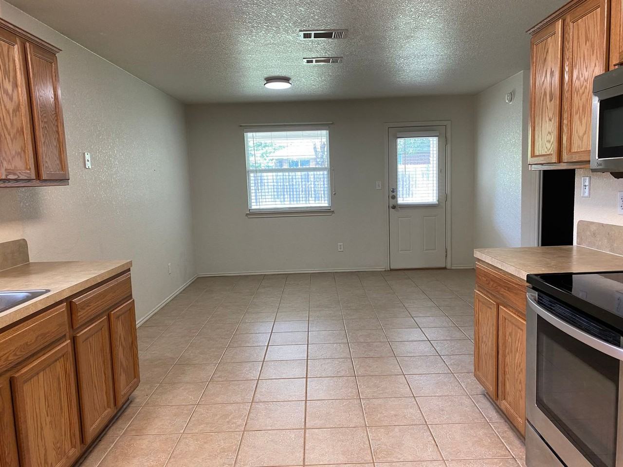 206 Burnham Dr - Photo 7 of 18