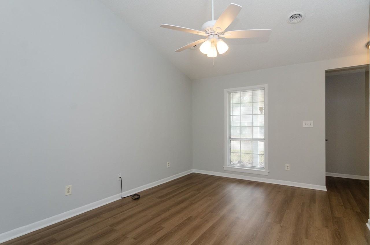 819 Varsity Dr - Photo 3 of 16