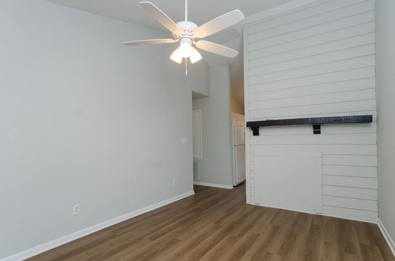 819 Varsity Dr - Photo 4 of 16