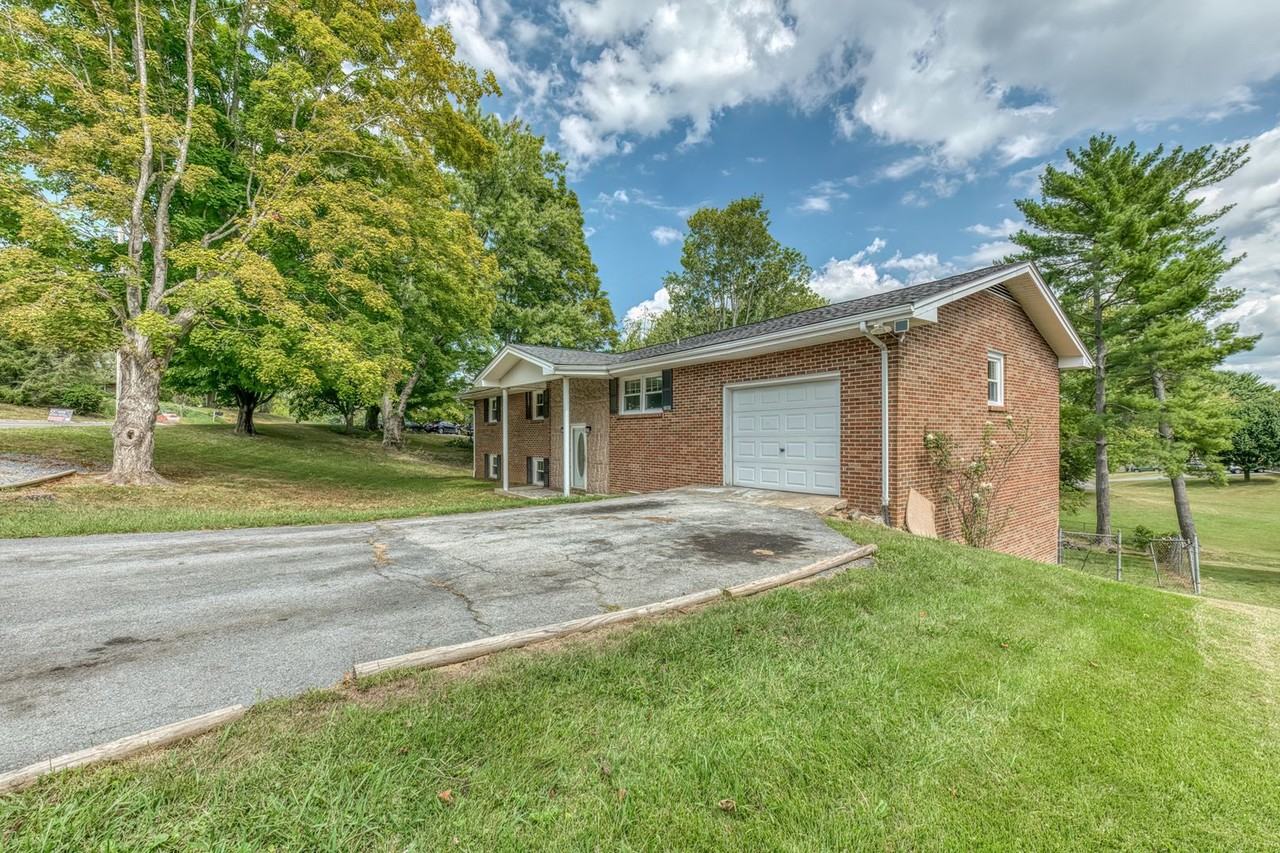 2301 Old Lewis Rd - Photo 4 of 50