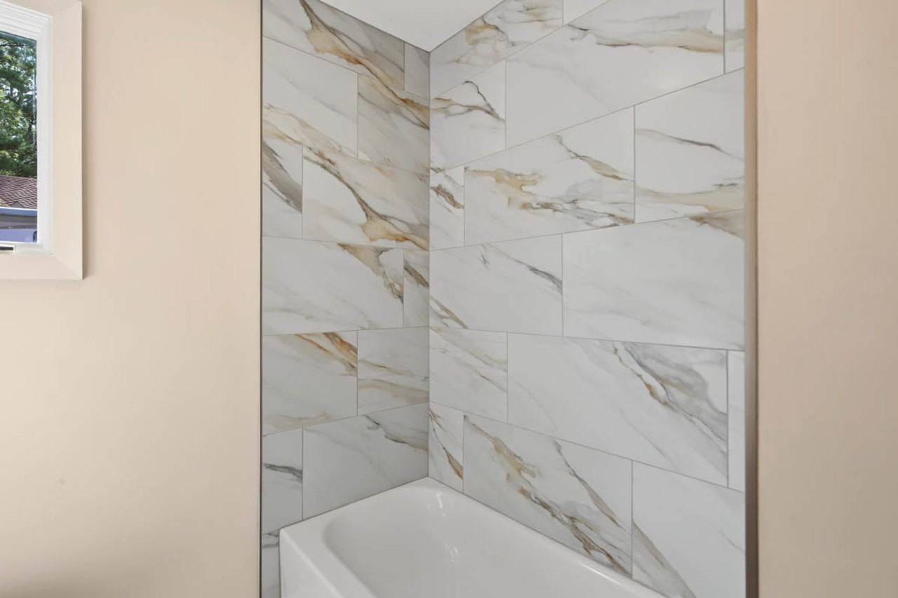 300 Smoots Ln - Photo 6 of 36