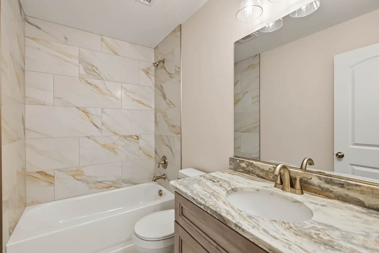 300 Smoots Ln - Photo 7 of 36