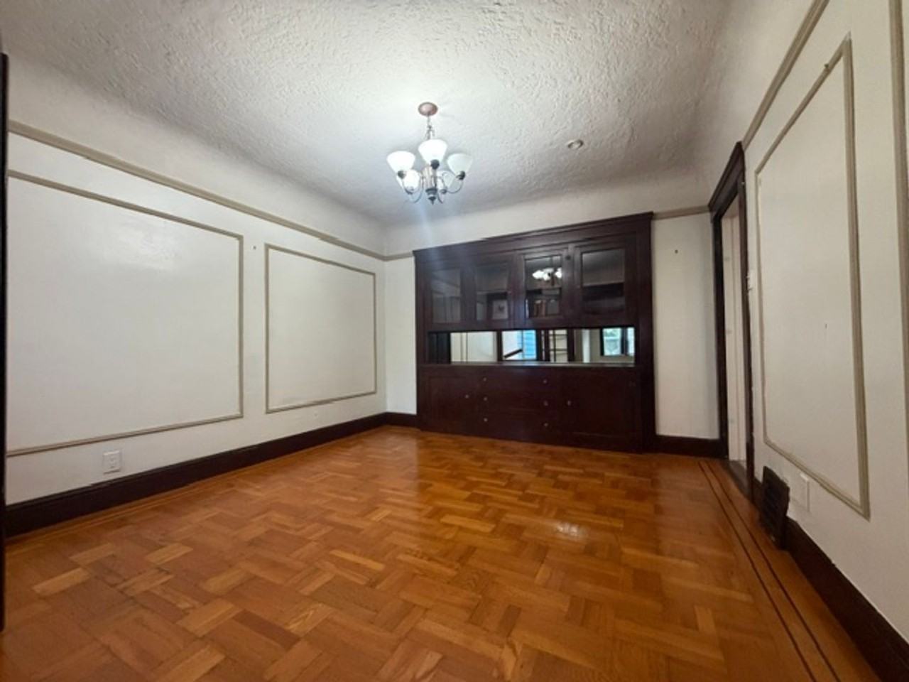 614 Hanover St - Photo 3 of 18
