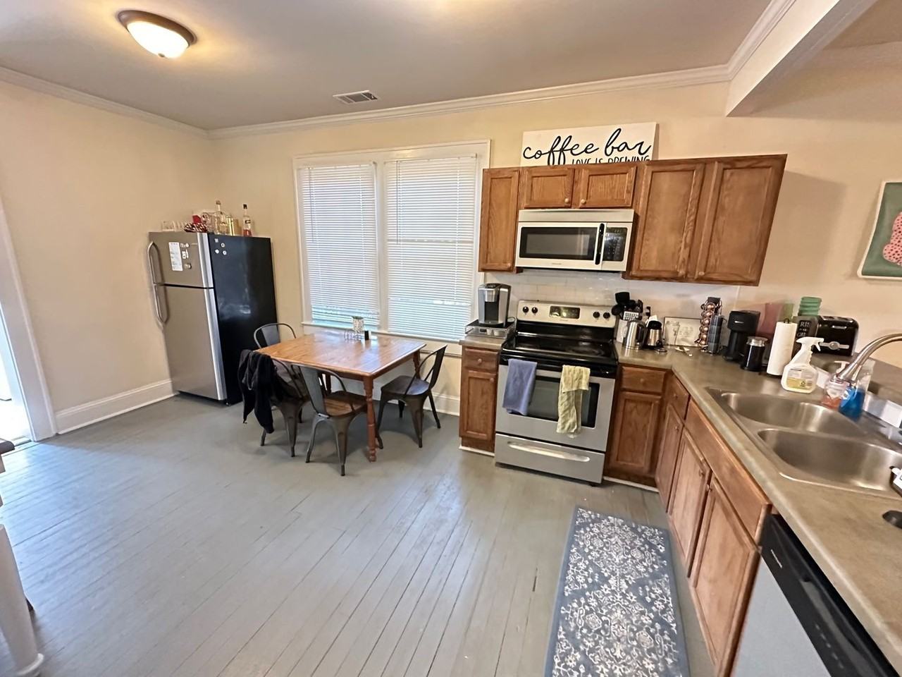 1060 Oconee St - Photo 5 of 20