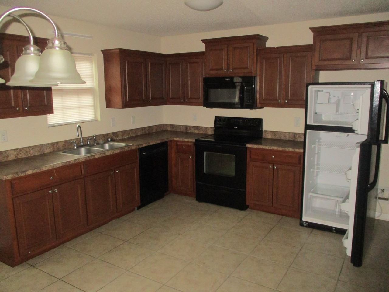224 Glade Ln - Photo 2 of 6