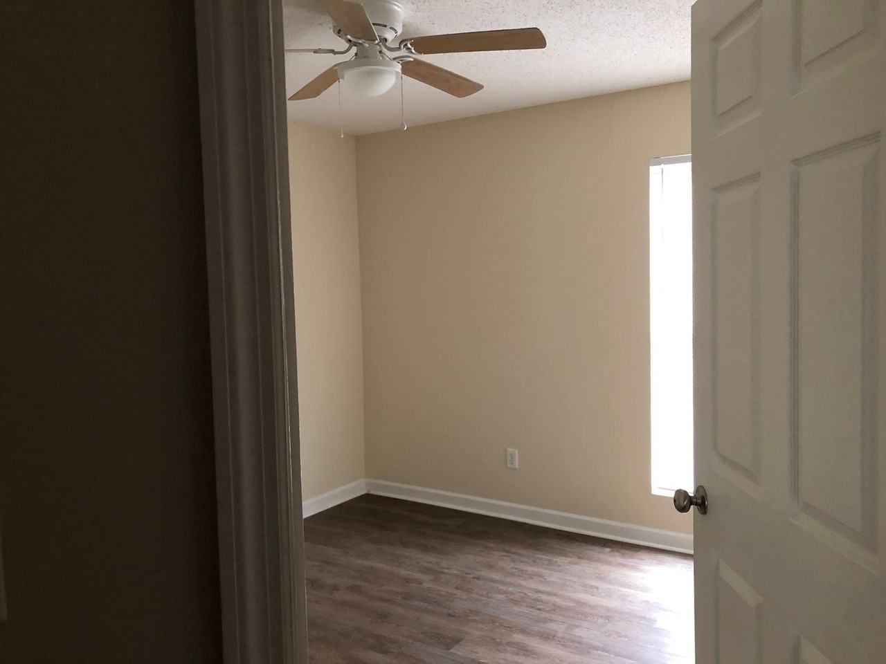 224 Glade Ln - Photo 5 of 6