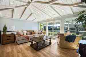 featured image of 17 Sunset Dr